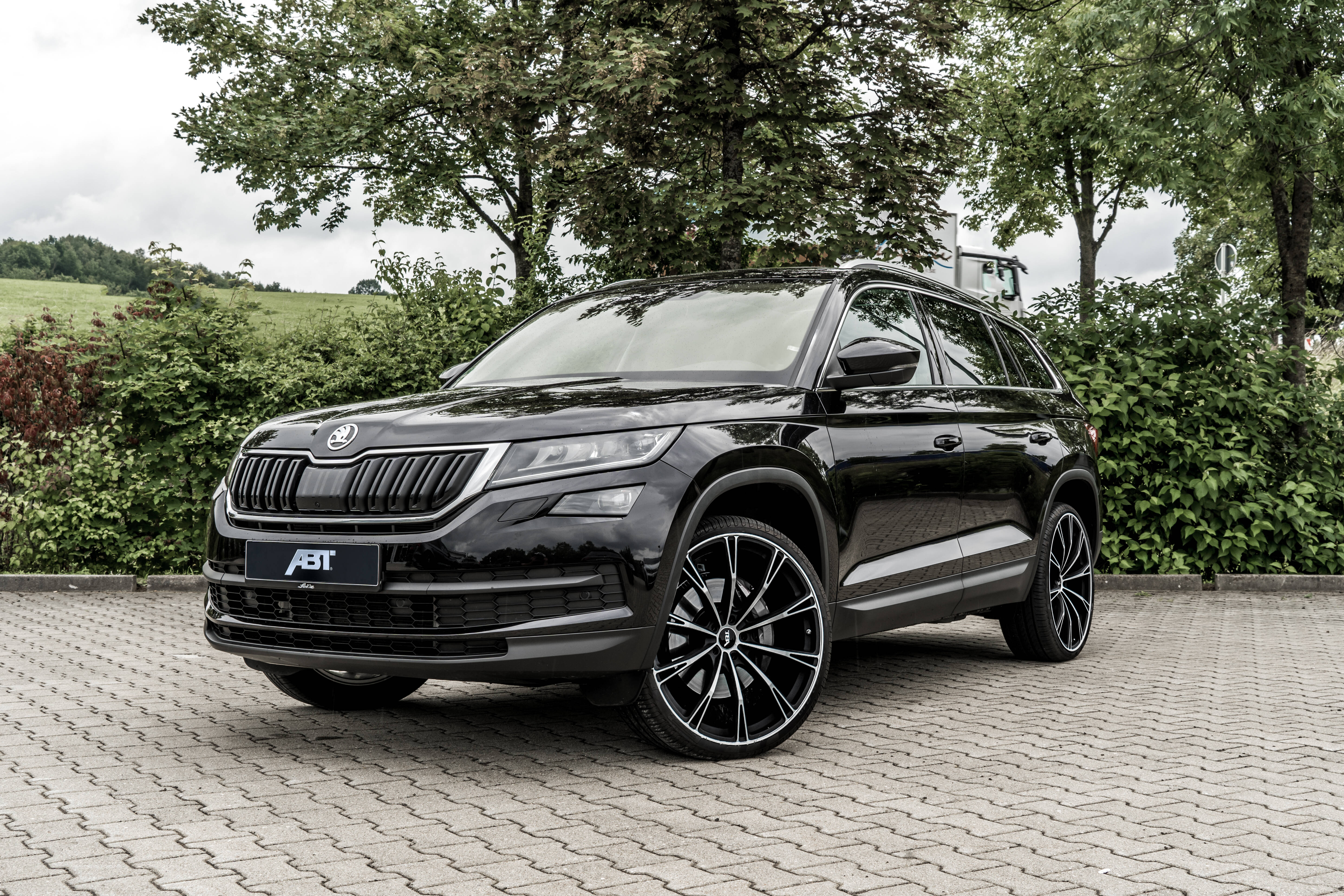 https://www.abt-sportsline.ch/fileadmin/_processed_/f/2/csm_ABT_Skoda_Kodiaq_GR_mattblack_Front_bcdc5f7576.jpg